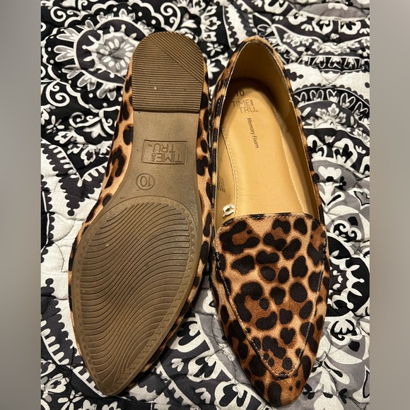 Leopard print flat shoes - Picture 2 of 2